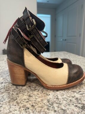 NEW Freebird by Steven Bonnie Brown and White Multi Leather Heel